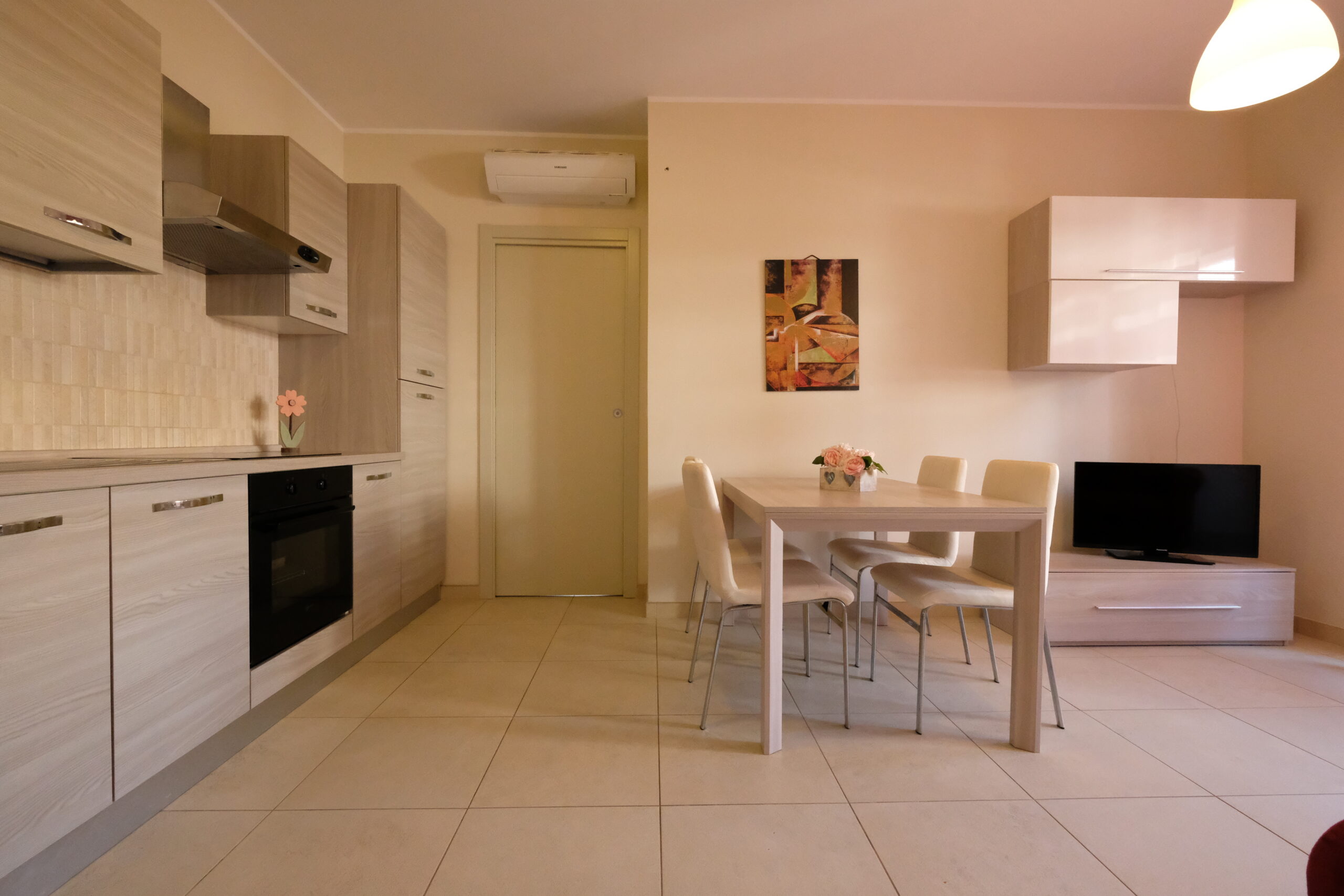 Cucina beige Appartamento Pineto Vacanza Residence Claudia int. F